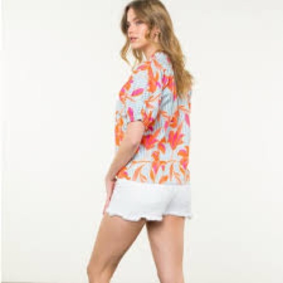 THML vibrant floral blouse size medium like new 🌺 - Picture 2 of 9